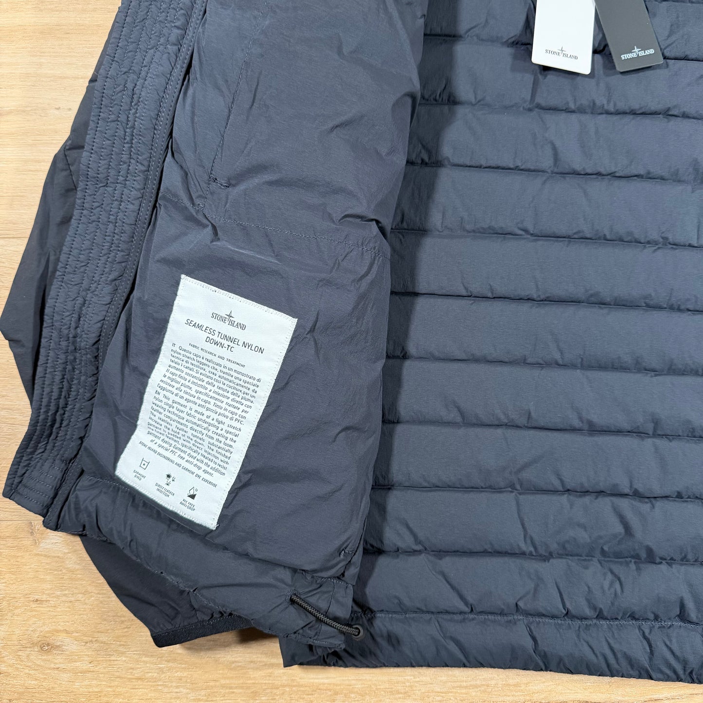Stone Island Seamless Tunnel Nylon Down-TC Jacket in Navy