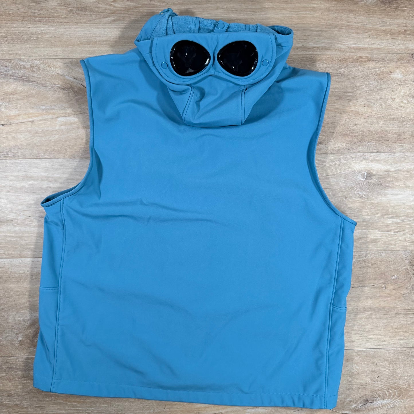 C.P. Company Shell-R Goggle Gilet in Riviera Blue