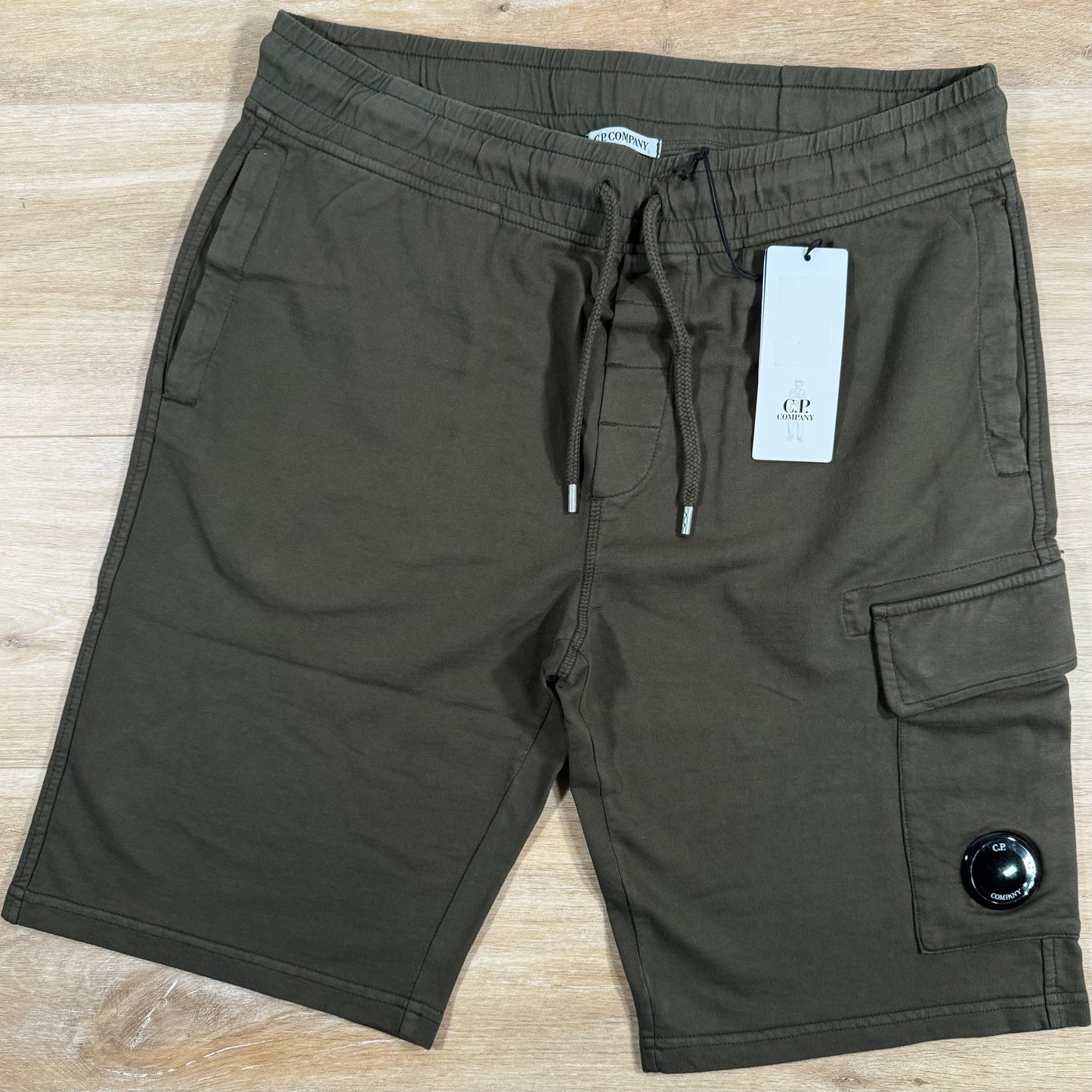 C.P. Company Light Fleece Cargo Lens Shorts in Ivy Green