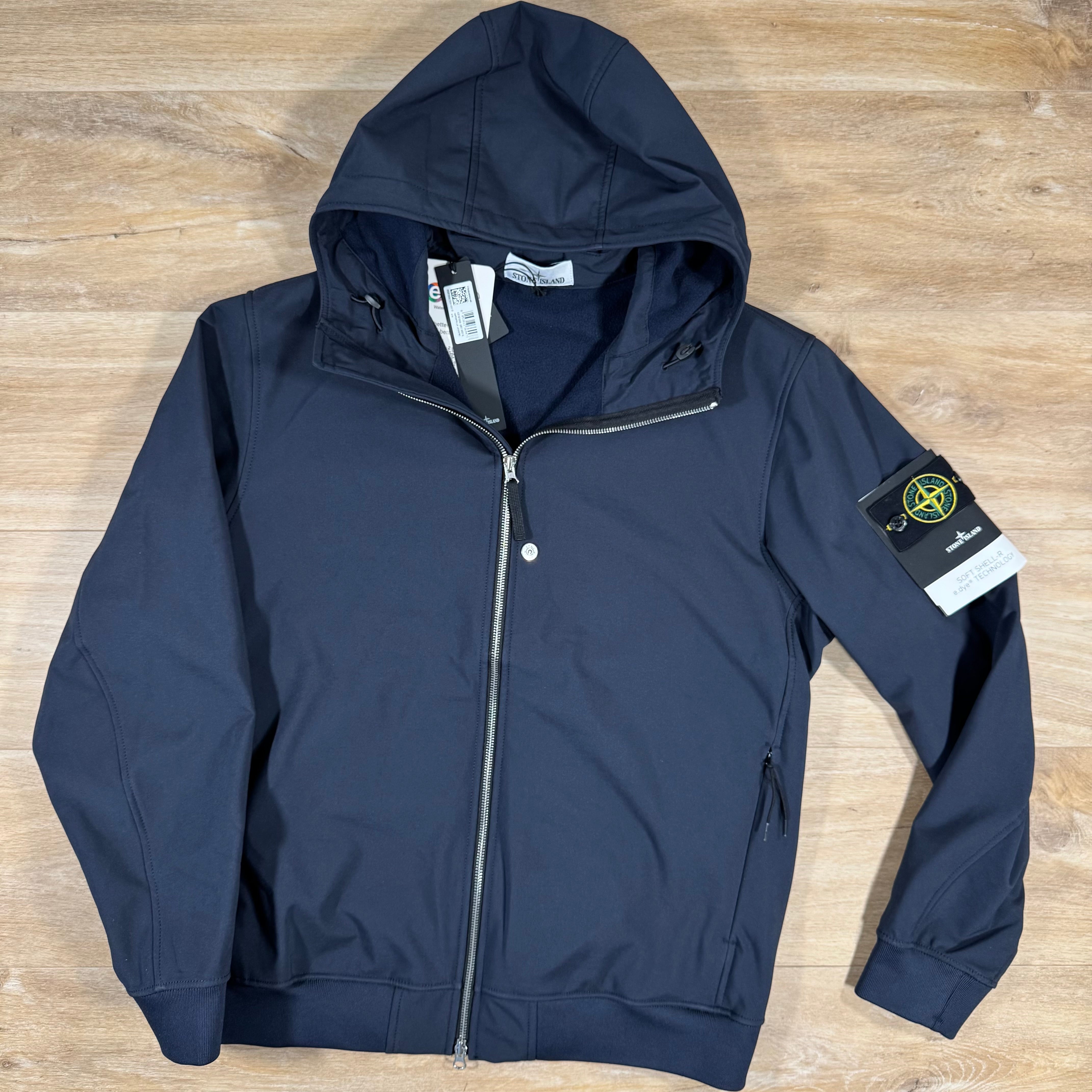 Stone Island Soft Shell-R Jacket in Navy – Label Menswear