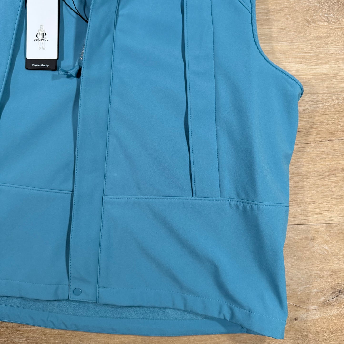 C.P. Company Shell-R Goggle Gilet in Riviera Blue