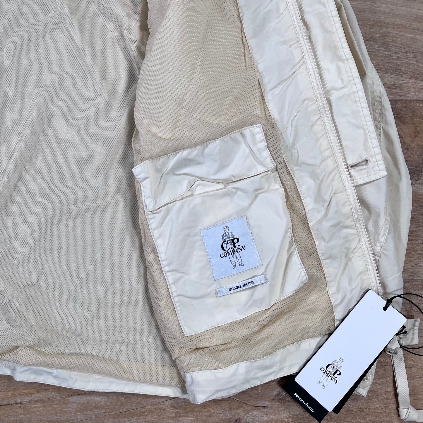 C.P. Company Flatt Nylon Goggle Overshirt in Pistachio Shell