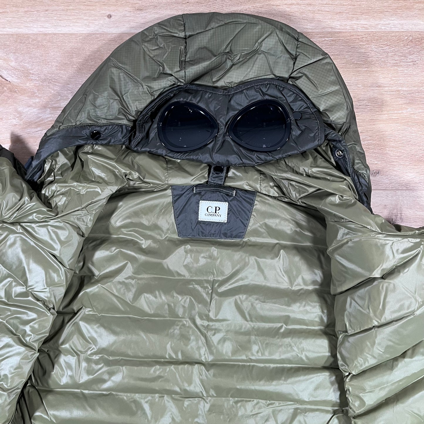 C.P. Company D.D. Shell Goggle Down Gilet in Elmwood Green