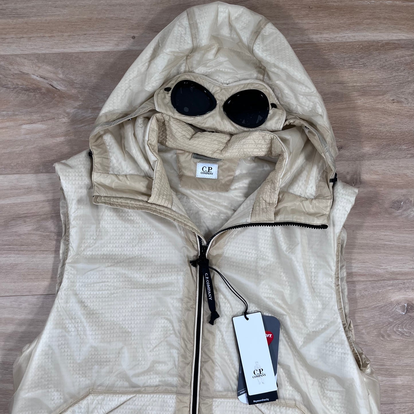 C.P. Company Nada Shell Goggle Padded Gilet in Pistachio Shell