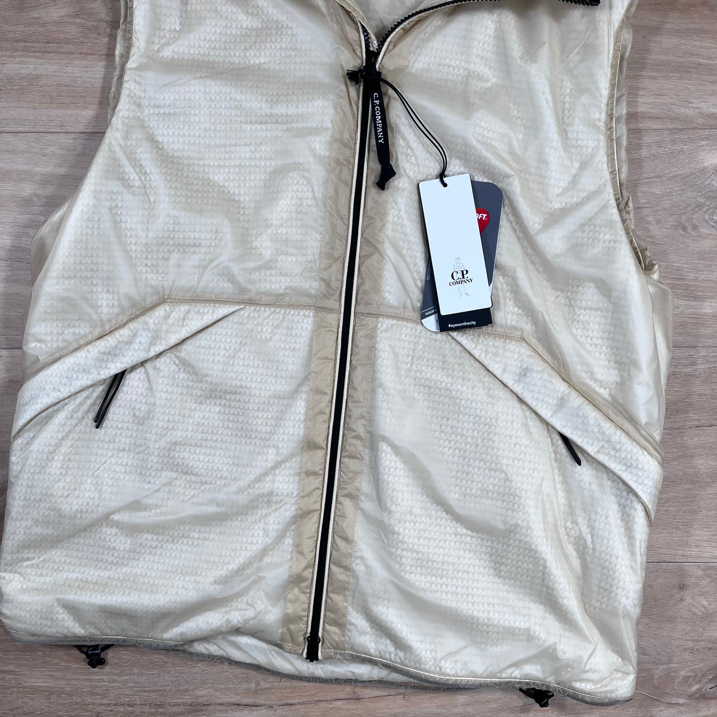 C.P. Company Nada Shell Goggle Padded Gilet in Pistachio Shell