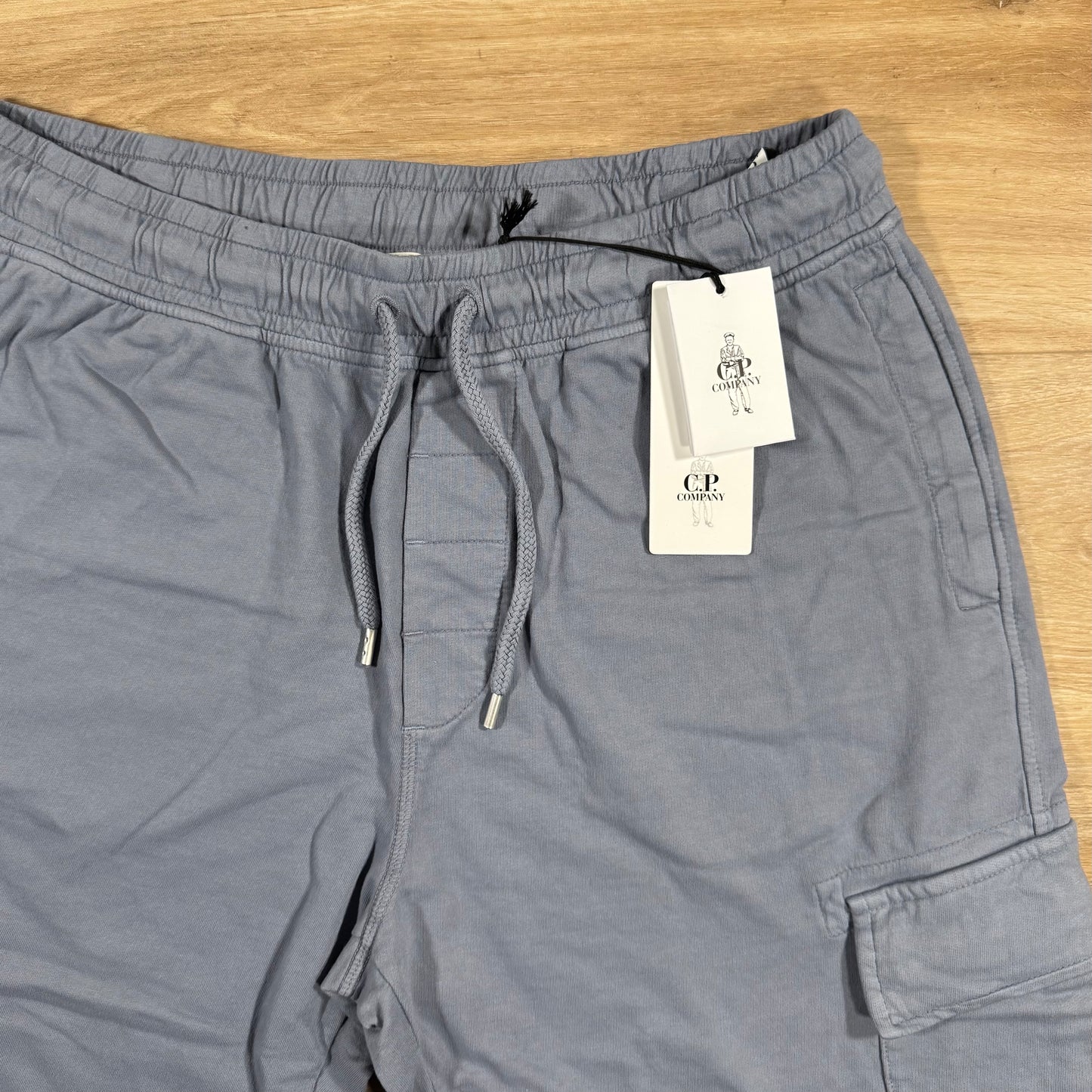 C.P. Company Light Fleece Cargo Lens Shorts in Lavender Violet