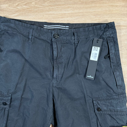 Stone Island Old Treatment Cargo Shorts in Anthracite