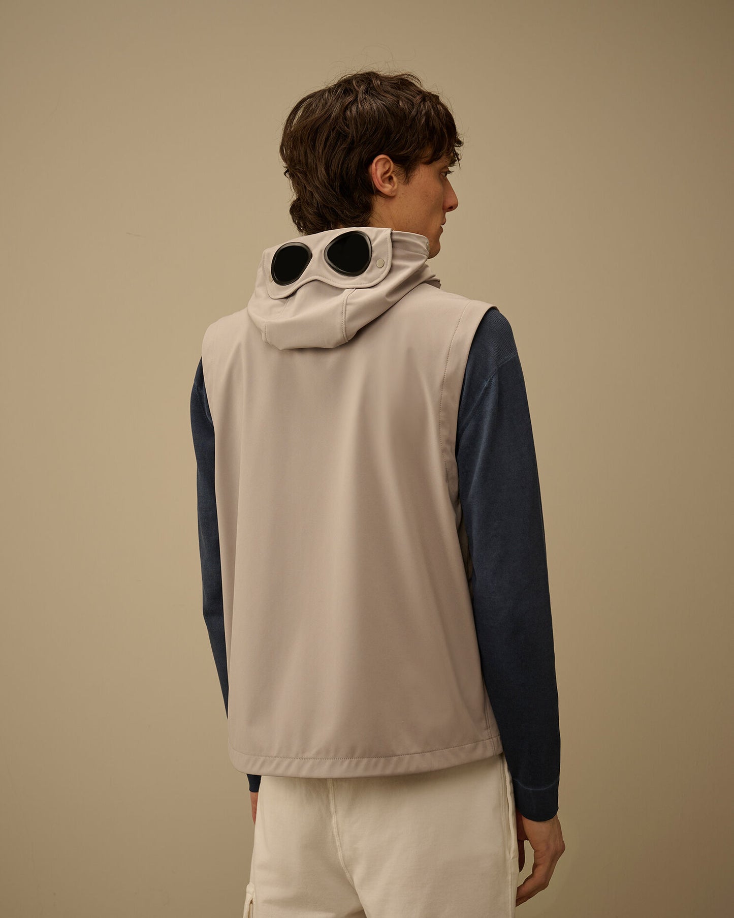 C.P. Company Shell-R Goggle Gilet in Dove