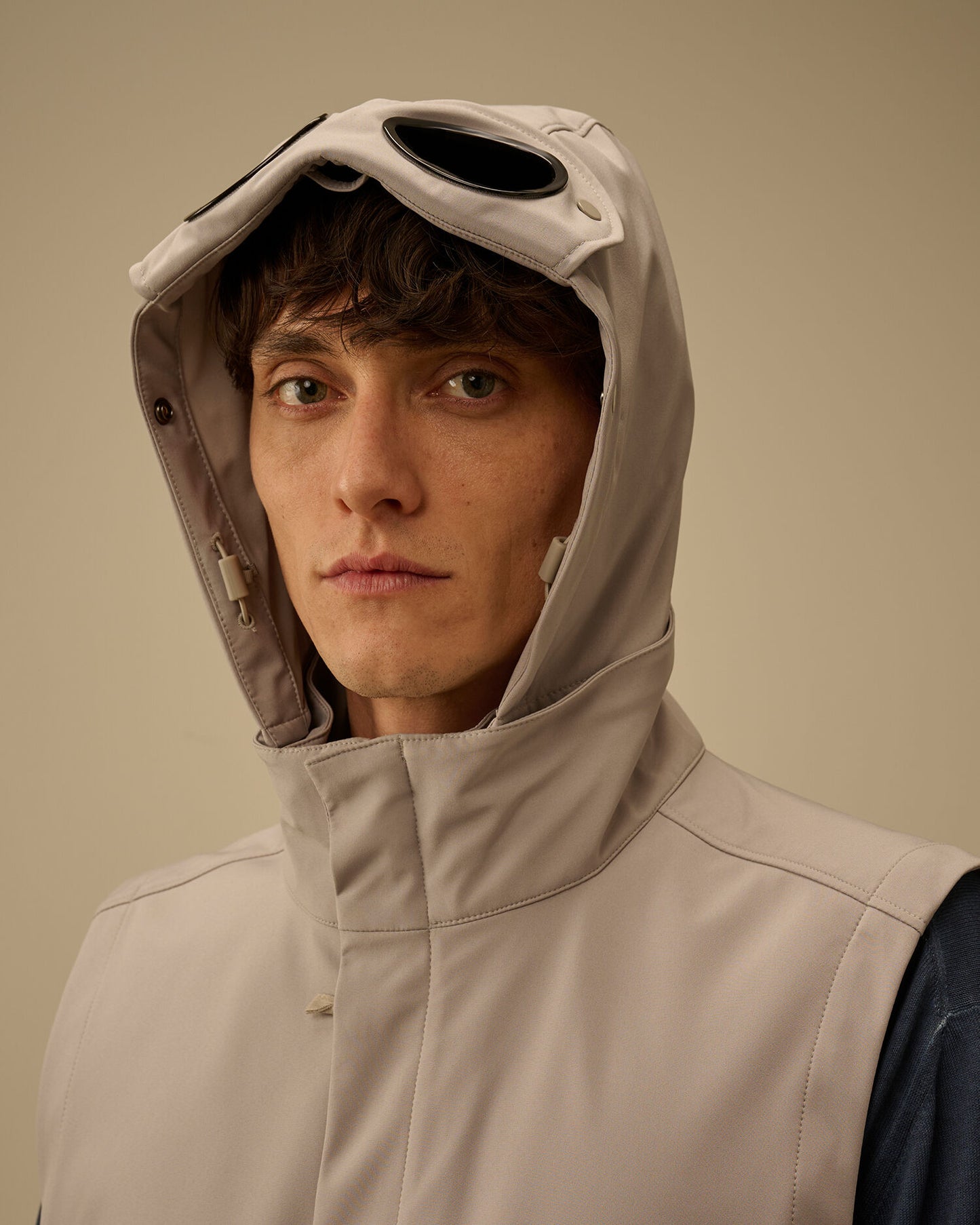 C.P. Company Shell-R Goggle Gilet in Dove