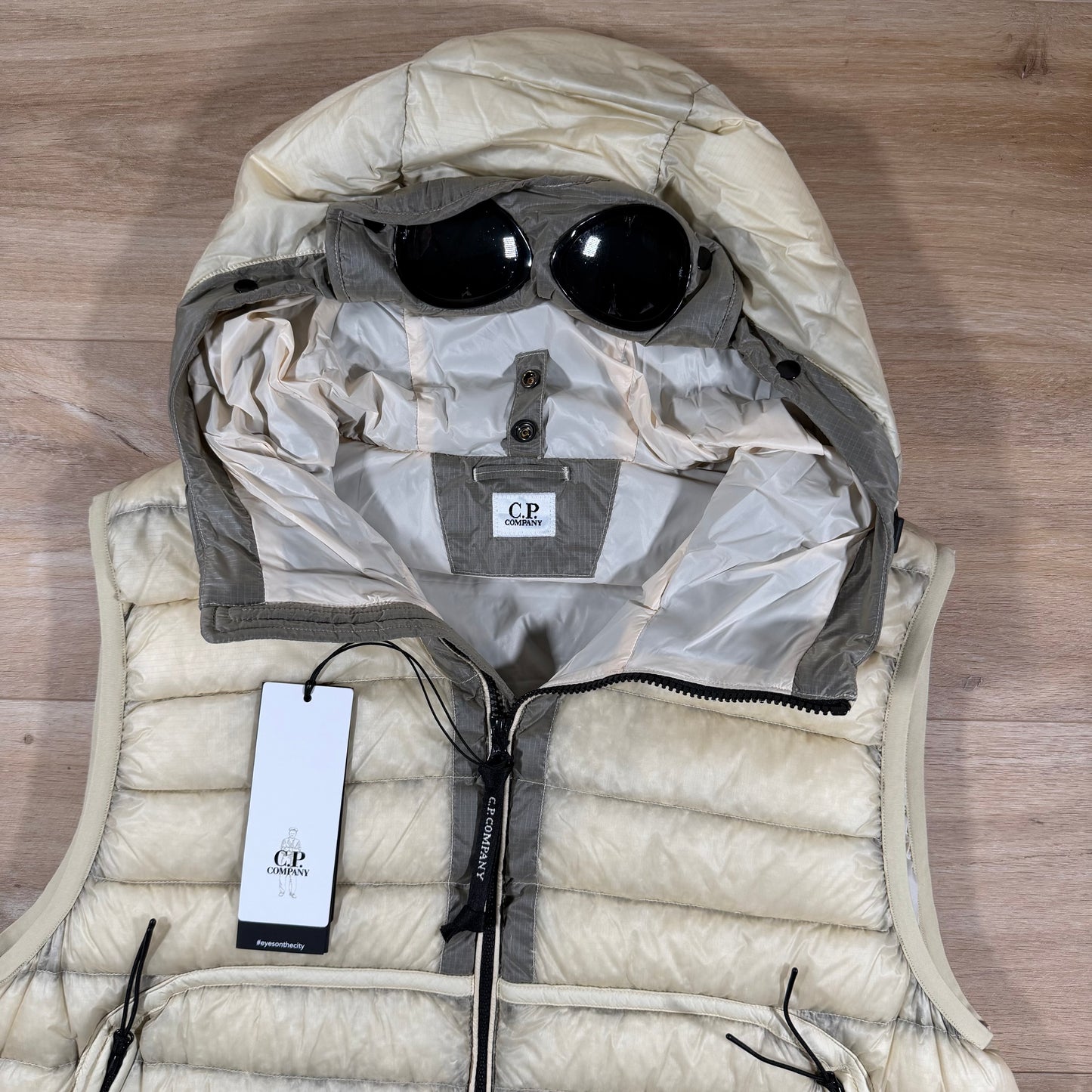 C.P. Company D.D. Shell Goggle Down Gilet in Pistachio Shell