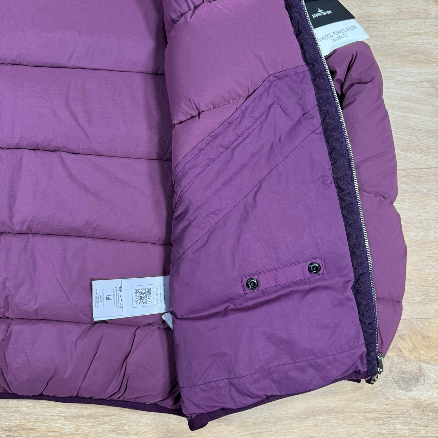 Stone Island Seamless Tunnel Down-TC Jacket in Burgundy