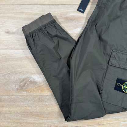 Stone Island Stretch Cotton Tela Cargo Pants in Military Green