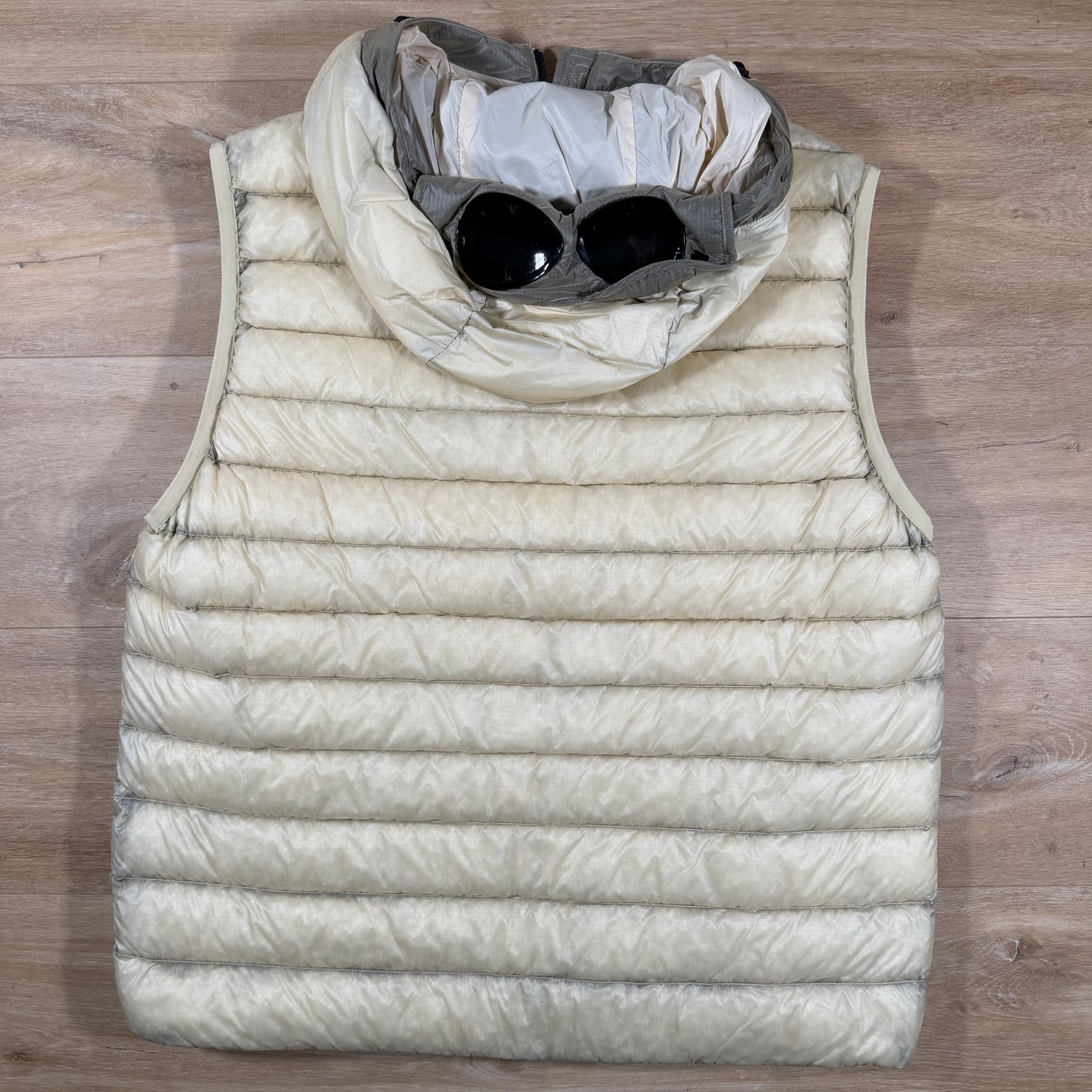 C.P. Company D.D. Shell Goggle Down Gilet in Pistachio Shell