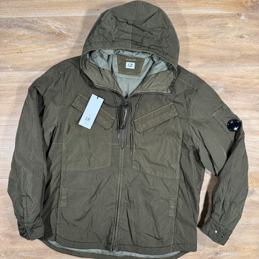 C.P. Company Chrome-R Hooded Zipped Lens Overshirt in Ivy Green