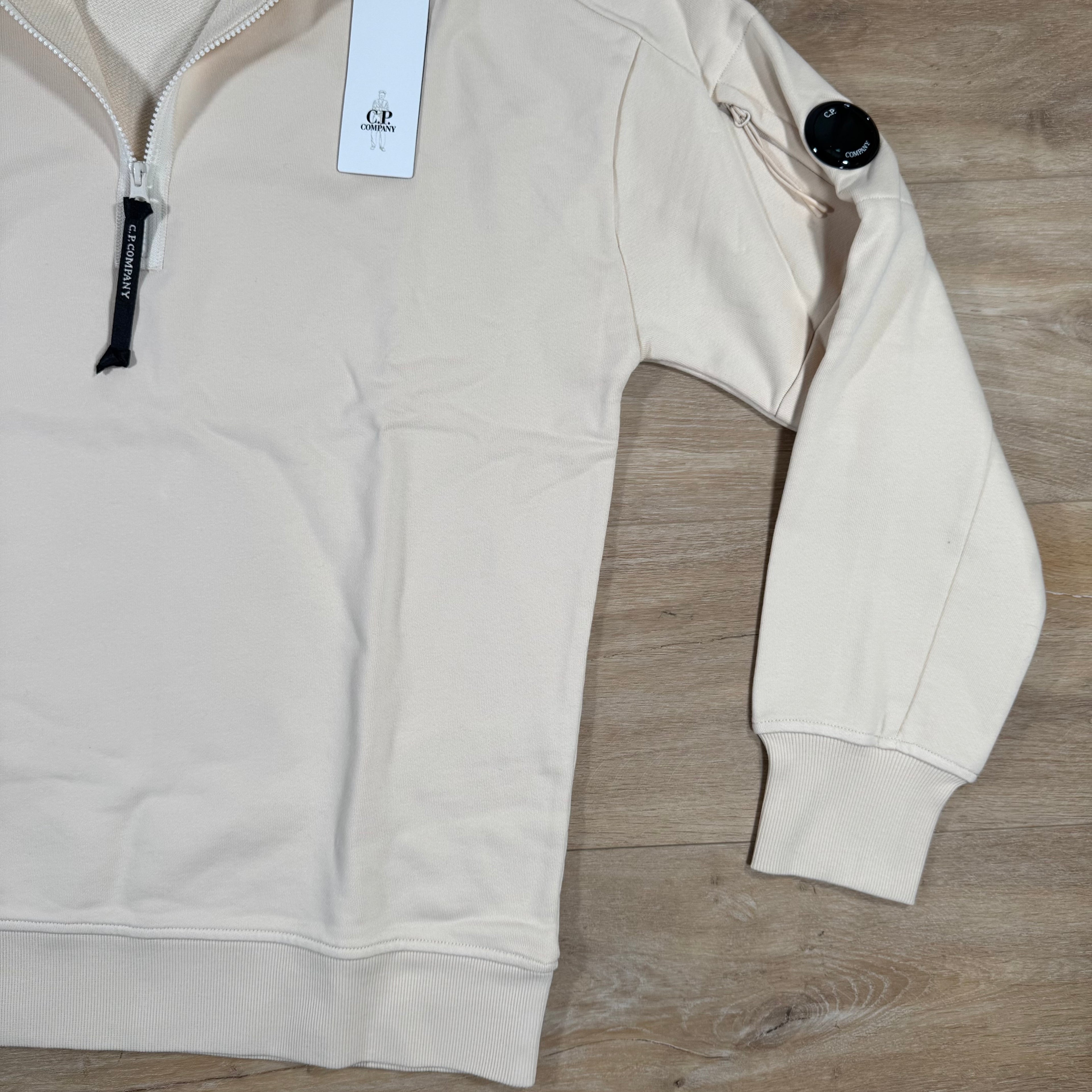 C.P. Company Diagonal Raised Half-Zip Lens Sweatshirt in Pistachio Shell
