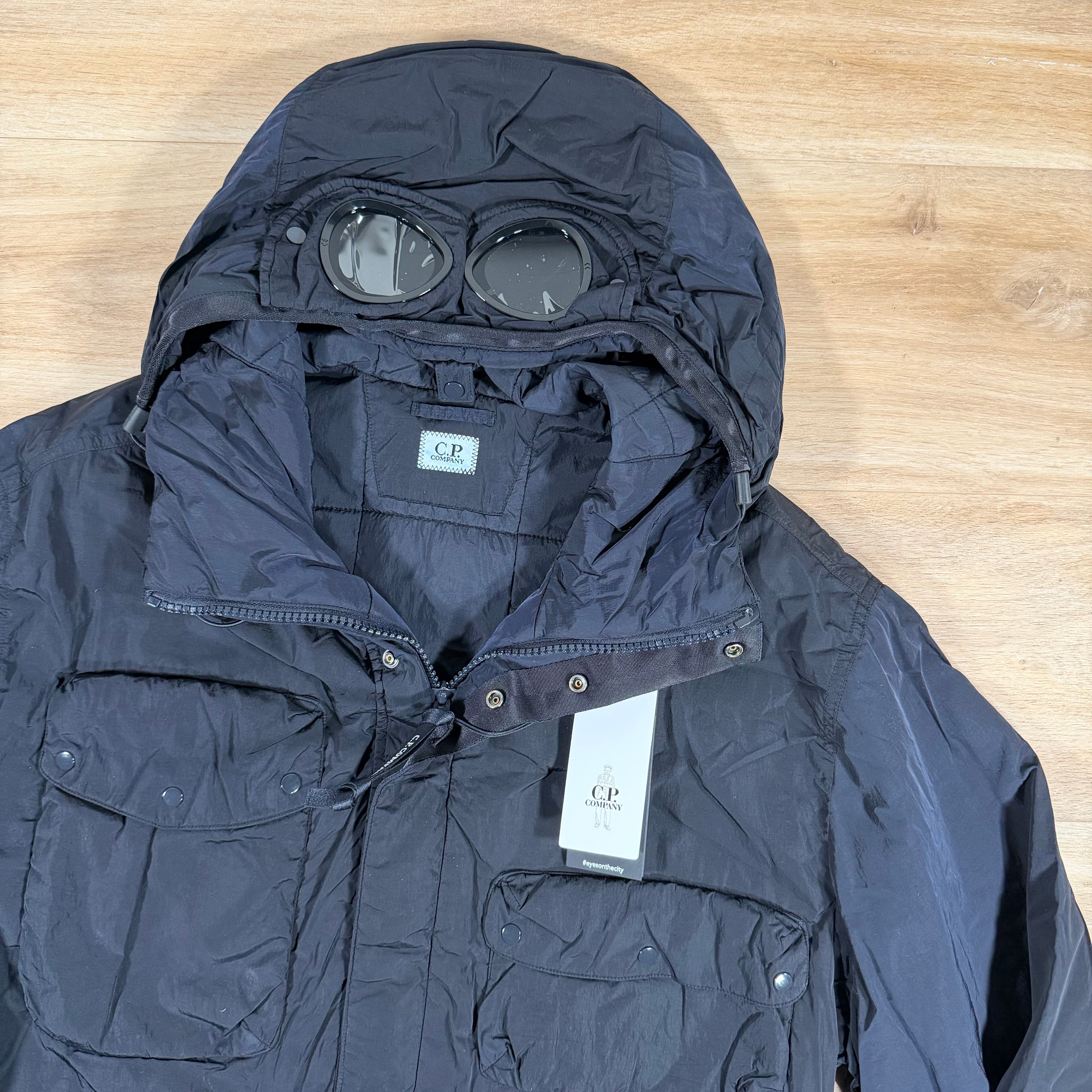 C.P. COMPANY CHROME-R ネイビー C.P. Company Chrome-R Padded Goggle Jacket in Navy – Label Menswear
