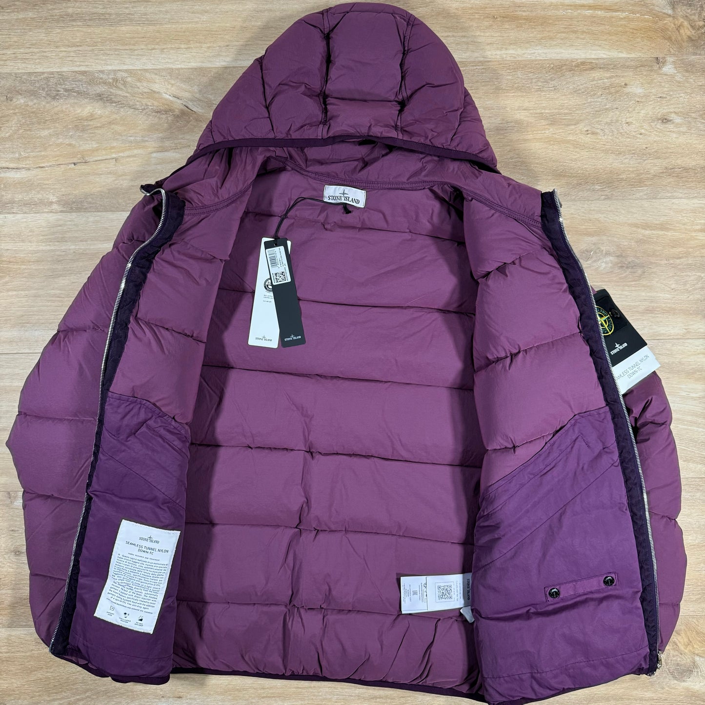 Stone Island Seamless Tunnel Down-TC Jacket in Burgundy