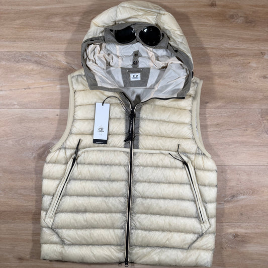 C.P. Company D.D. Shell Goggle Down Gilet in Pistachio Shell