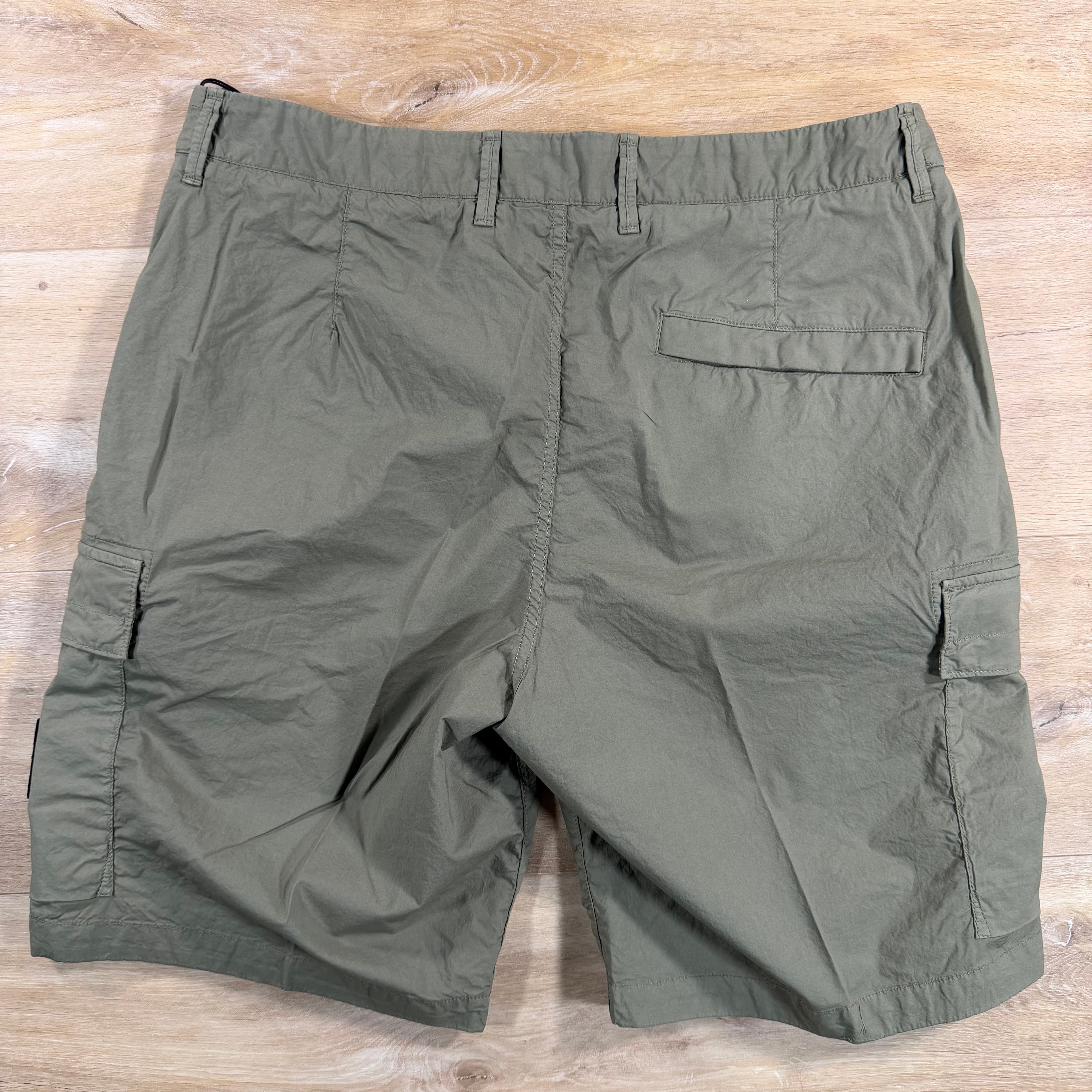 Stone Island Stretch Cotton Tela 'Paracadute' Cargo Bermuda Shorts in Military Green
