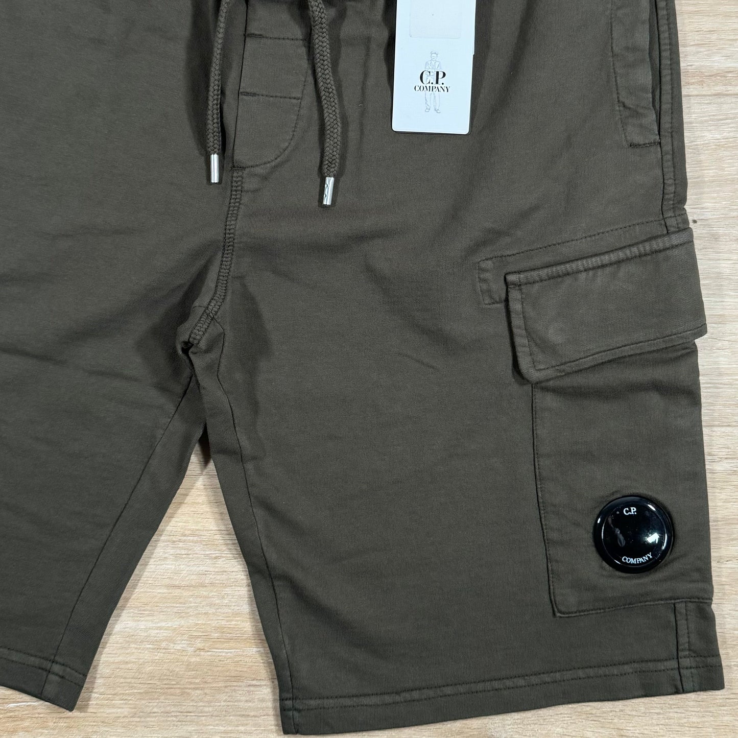 C.P. Company Light Fleece Cargo Lens Shorts in Ivy Green