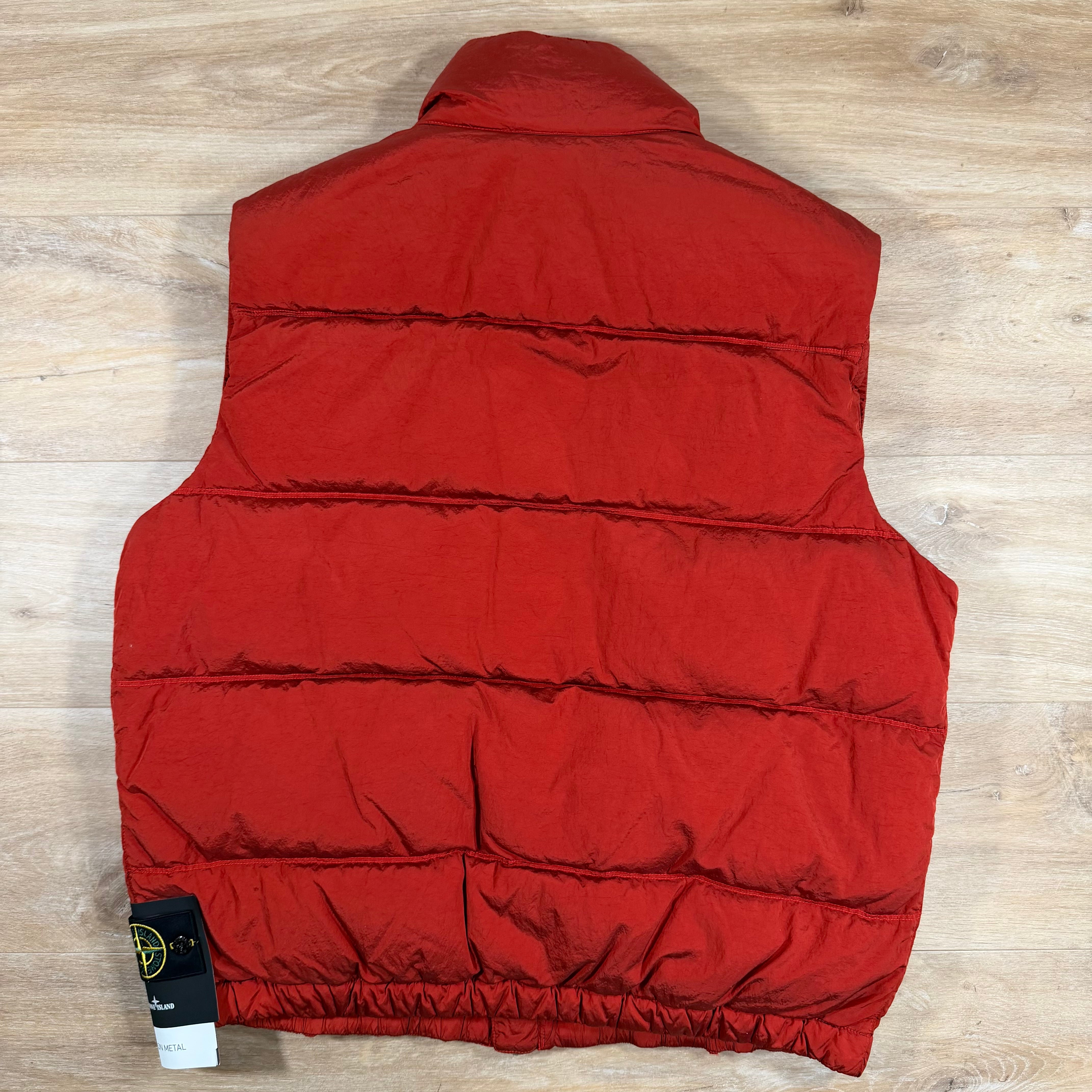 Stone  down vest ストーンアイランドダウンベスト赤 Stone Island Men's Nylon Metal EcoNyl Down Vest in Scarlet Stone