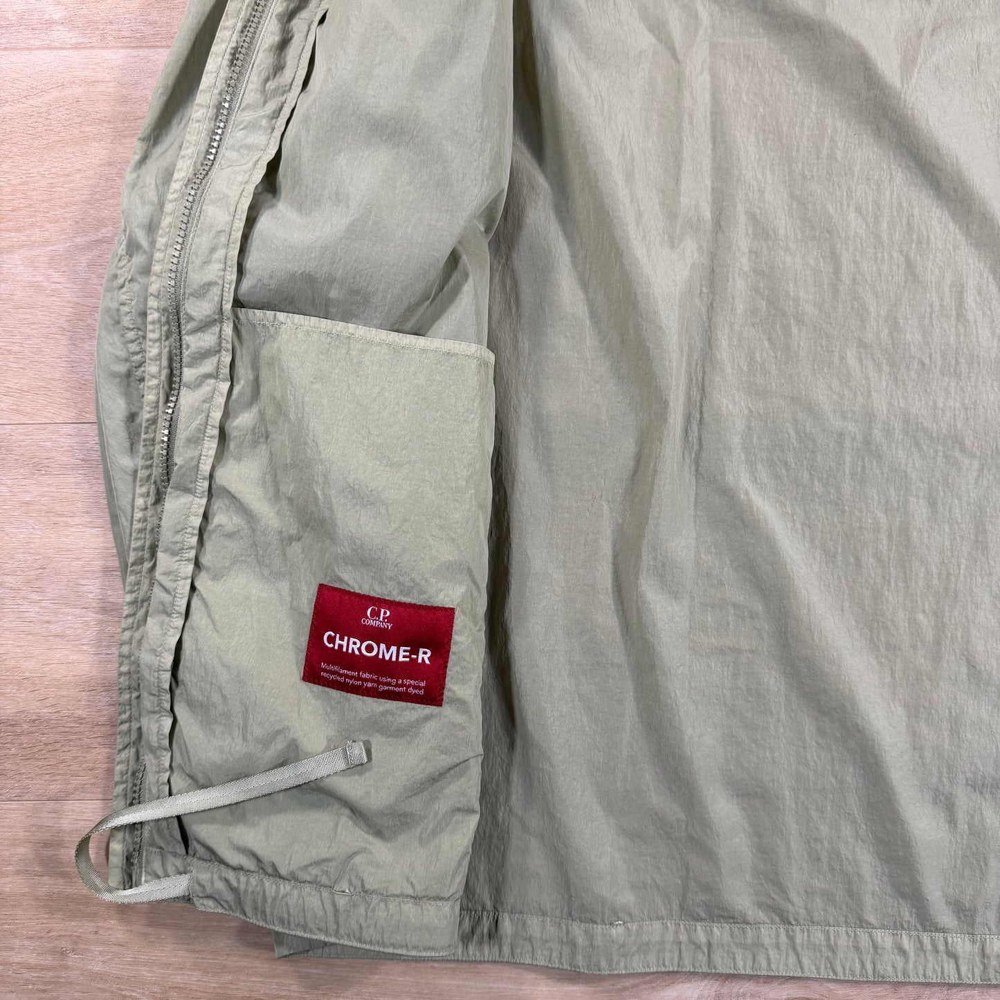 C.P. Company Chrome-R Hooded Lens Overshirt in Moss Gray - Green