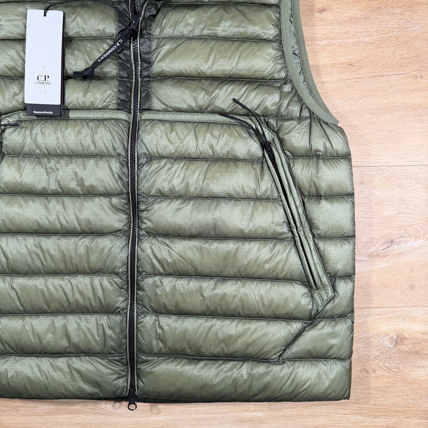 C.P. Company D.D. Shell Goggle Down Gilet in Seagrass - Green