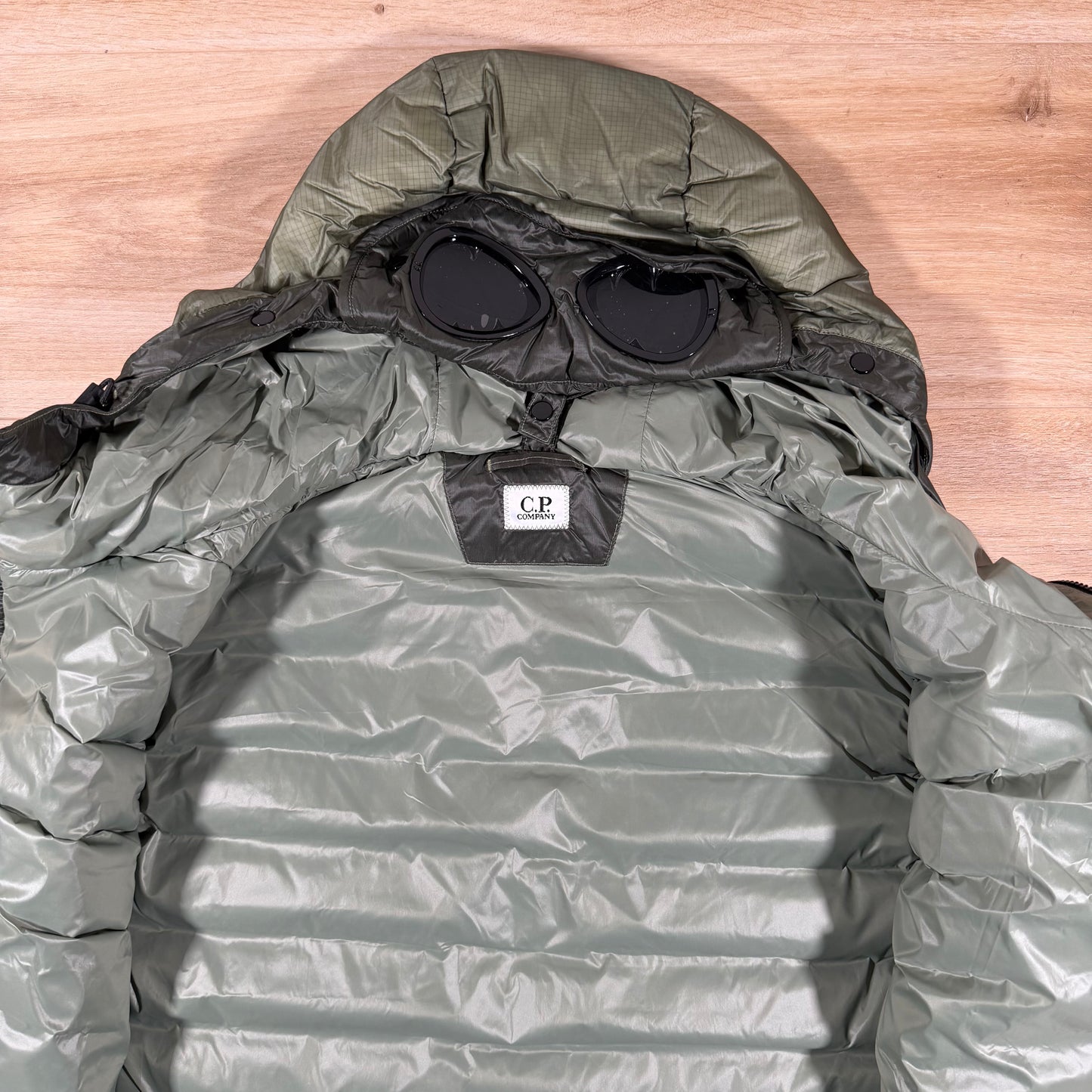 C.P. Company D.D. Shell Goggle Down Gilet in Seagrass - Green