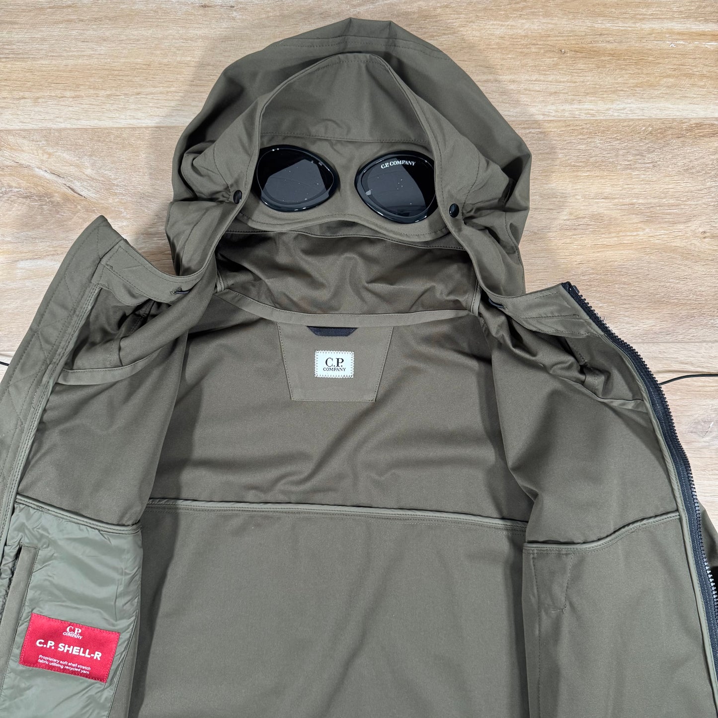 C.P. Company Shell-R Goggle Jacket in Ivy Green