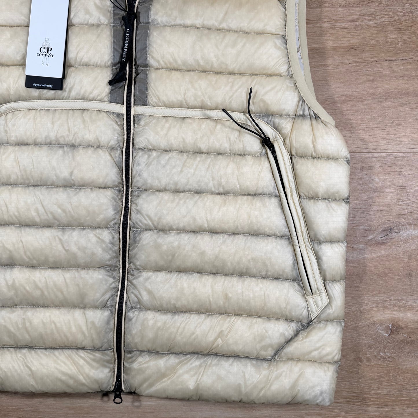 C.P. Company D.D. Shell Goggle Down Gilet in Pistachio Shell