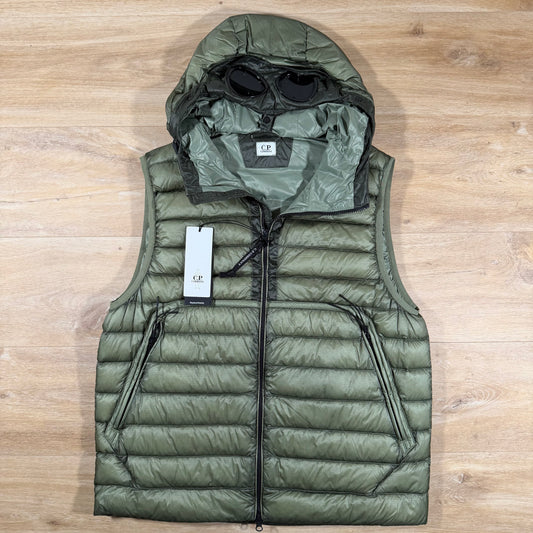C.P. Company D.D. Shell Goggle Down Gilet in Seagrass - Green
