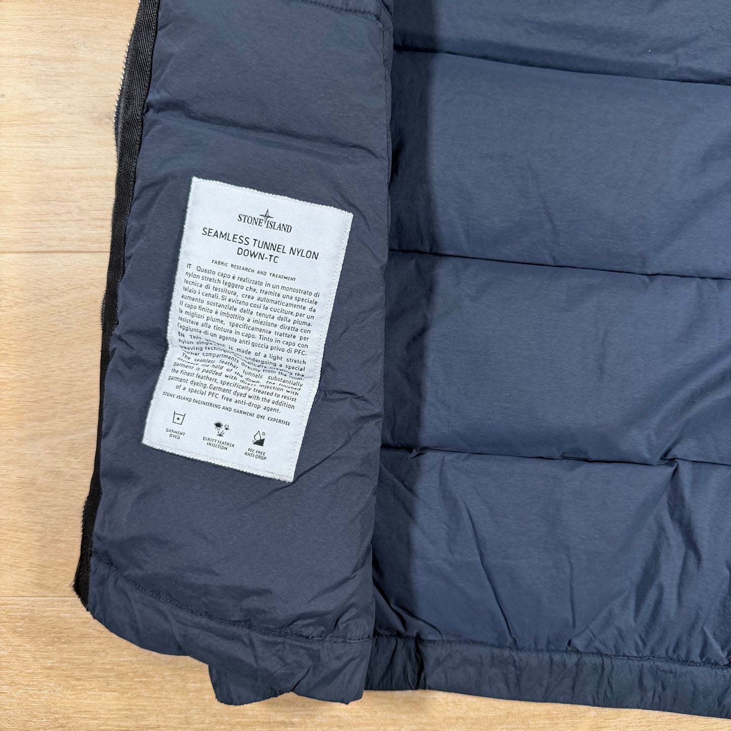 Stone Island Seamless Tunnel Nylon Down-TC Vest in Navy