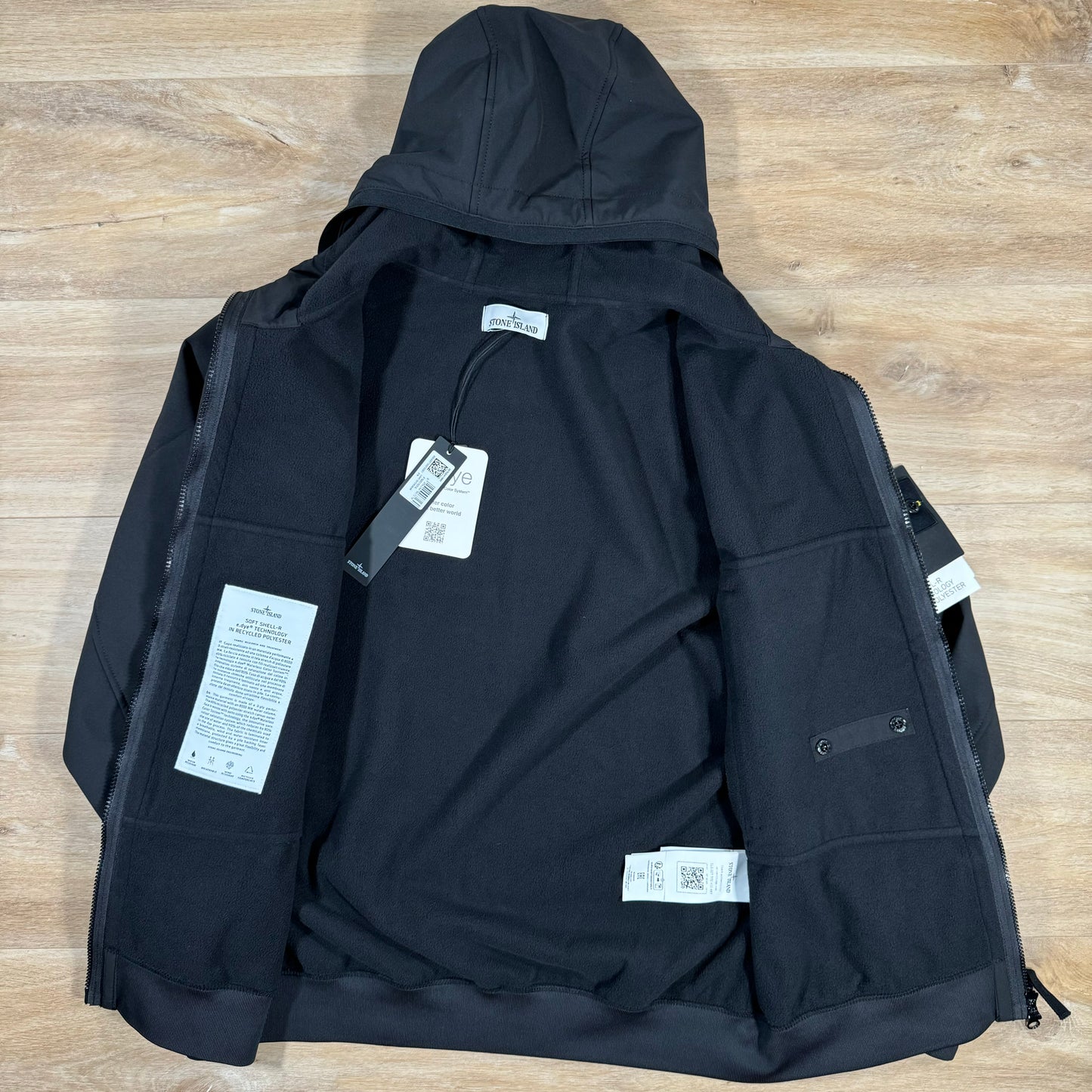 Stone Island Soft Shell-R Jacket in Black