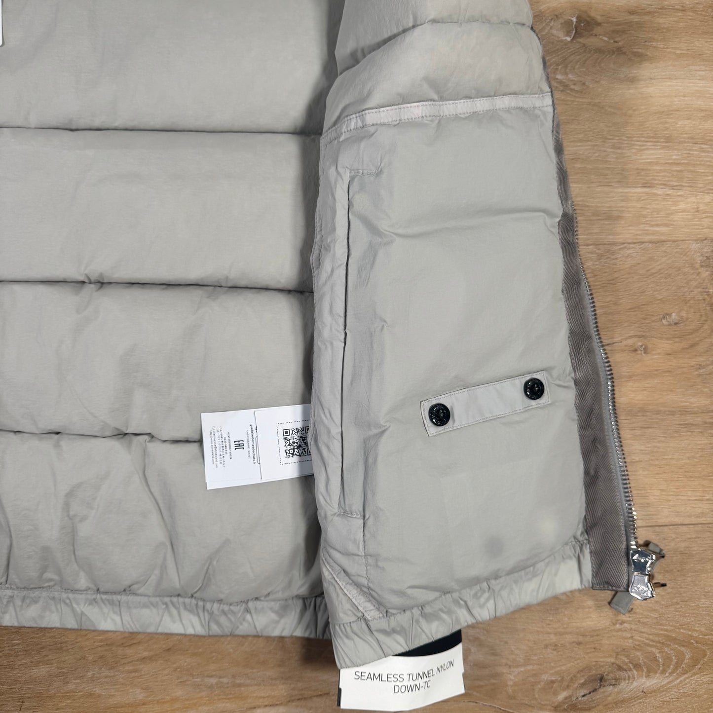 Stone Island Seamless Tunnel Nylon Down-TC Vest in Pearl Grey