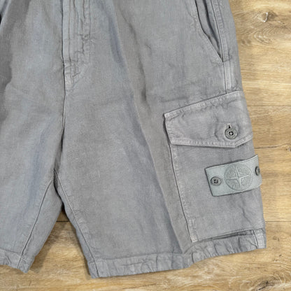 Stone Island Diagonal Linen Ghost Cargo Shorts in Dust Grey