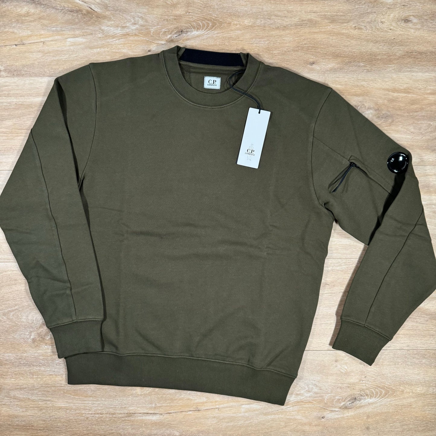 C.P. Company Diagonal Raised Fleece Lens Sweatshirt in Ivy Green