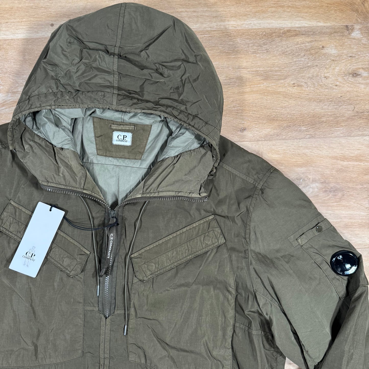 C.P. Company Chrome-R Hooded Zipped Lens Overshirt in Ivy Green