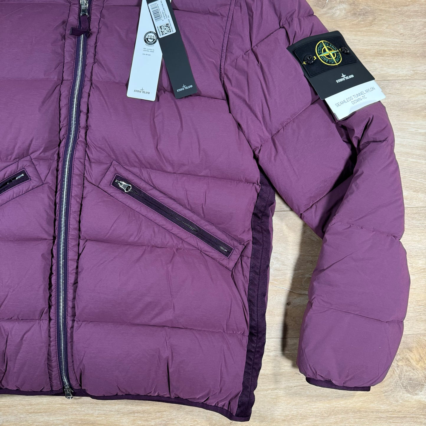 Stone Island Seamless Tunnel Down-TC Jacket in Burgundy