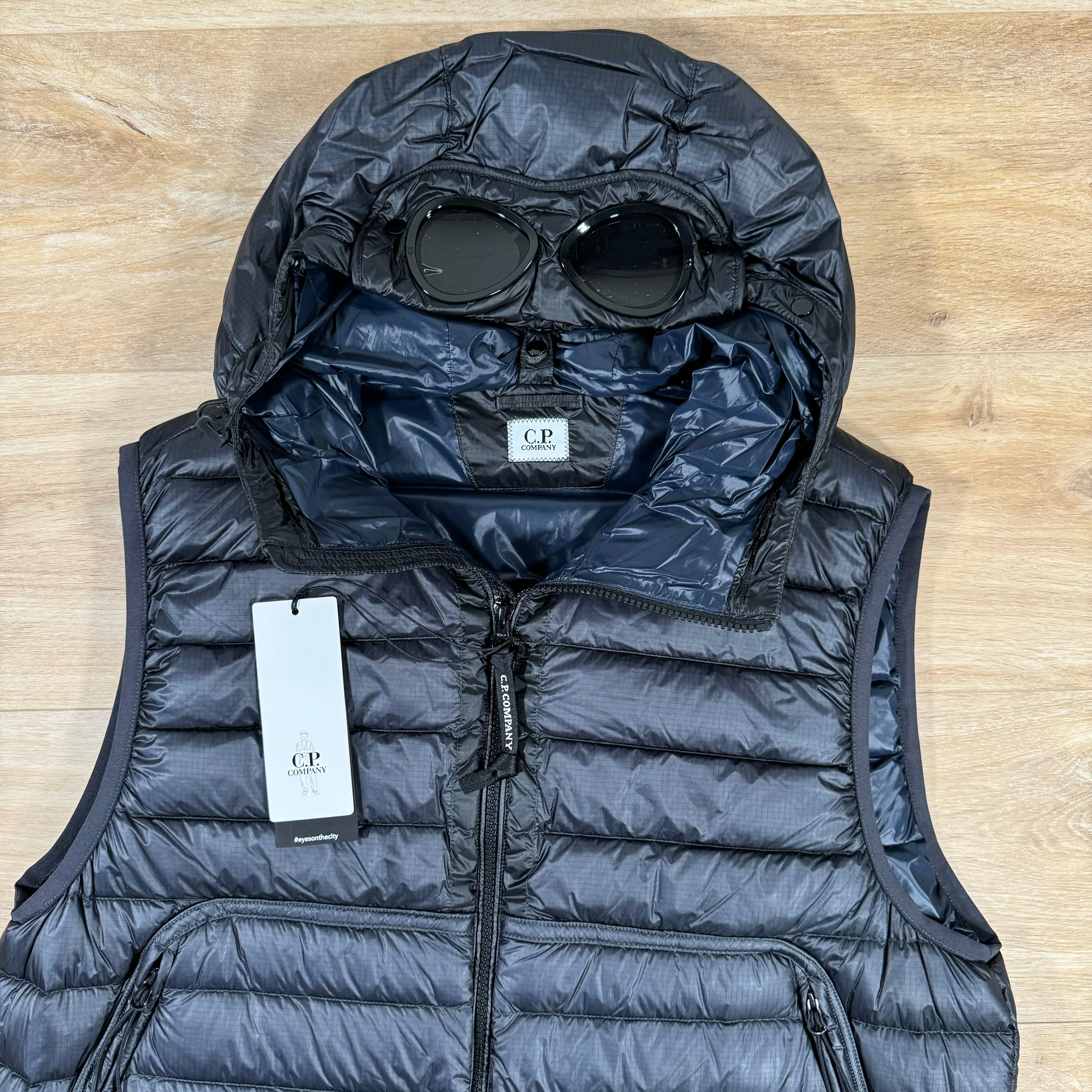 C.P. Company D.D. Shell Goggle Down Vest in Navy – LABEL