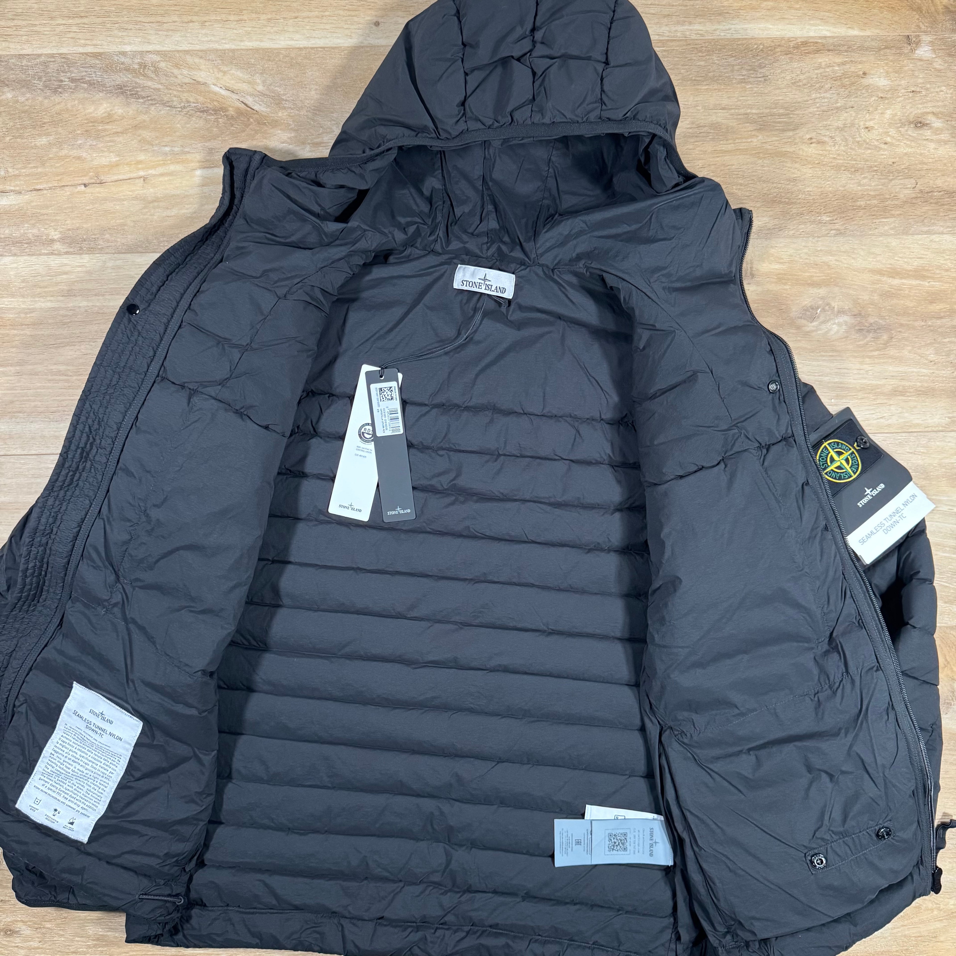 Stone Island Seamless Tunnel Nylon Down-TC Jacket in Black