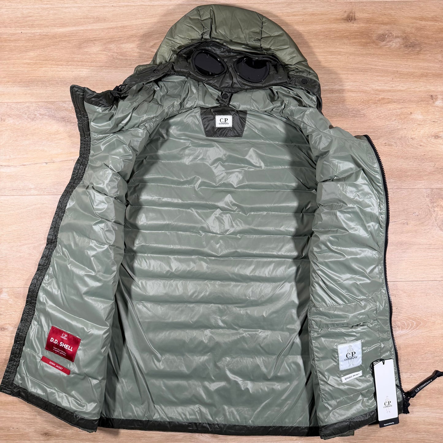 C.P. Company D.D. Shell Goggle Down Gilet in Seagrass - Green