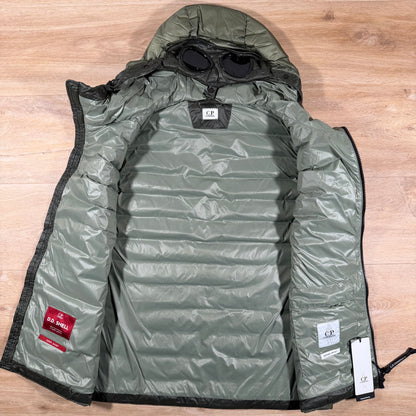 C.P. Company D.D. Shell Goggle Down Gilet in Seagrass - Green