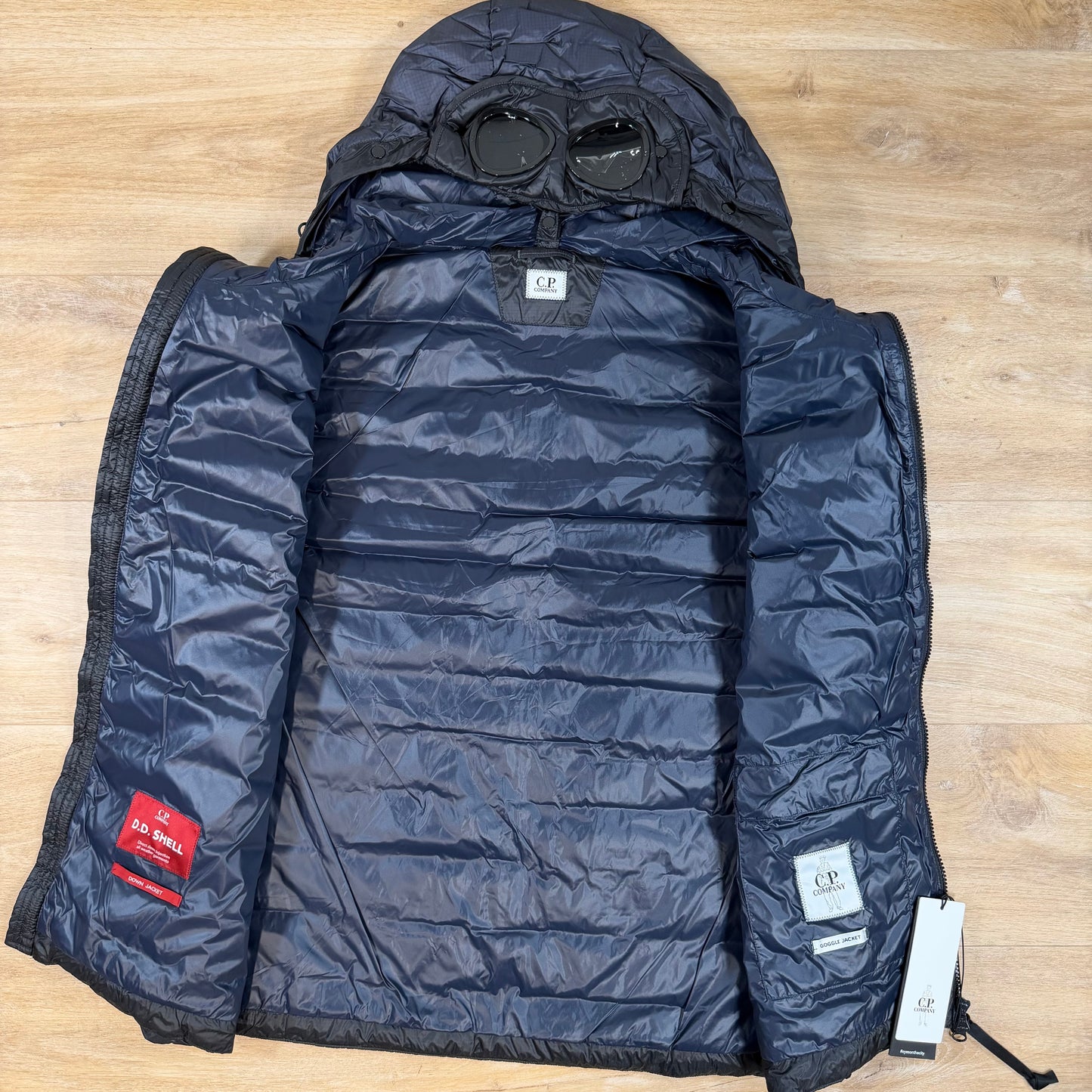 C.P. Company D.D. Shell Goggle Down Gilet in Navy