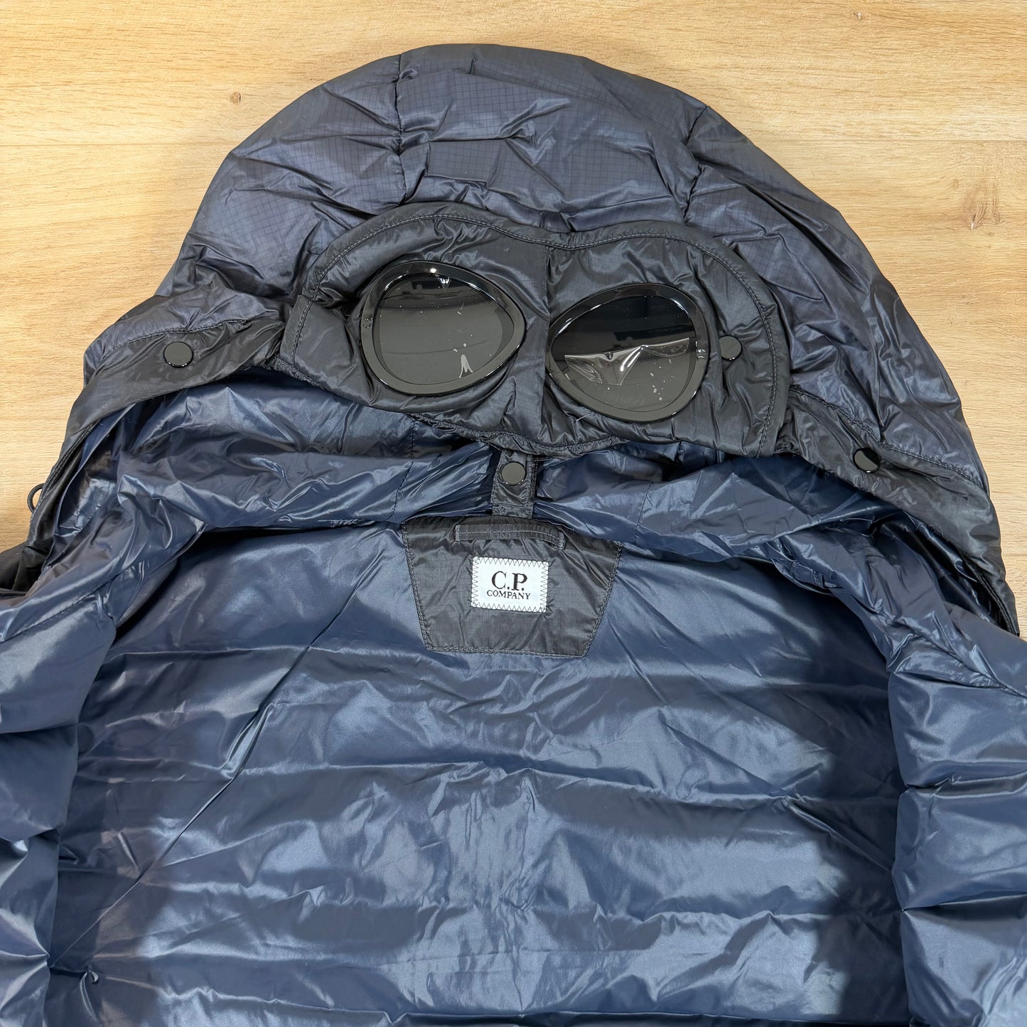 C.P. Company D.D. Shell Goggle Down Gilet in Navy