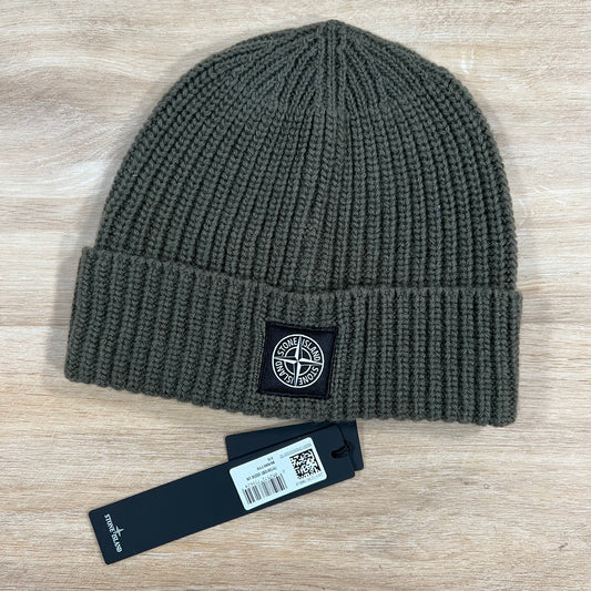 Stone Island Patch Beanie in Olive