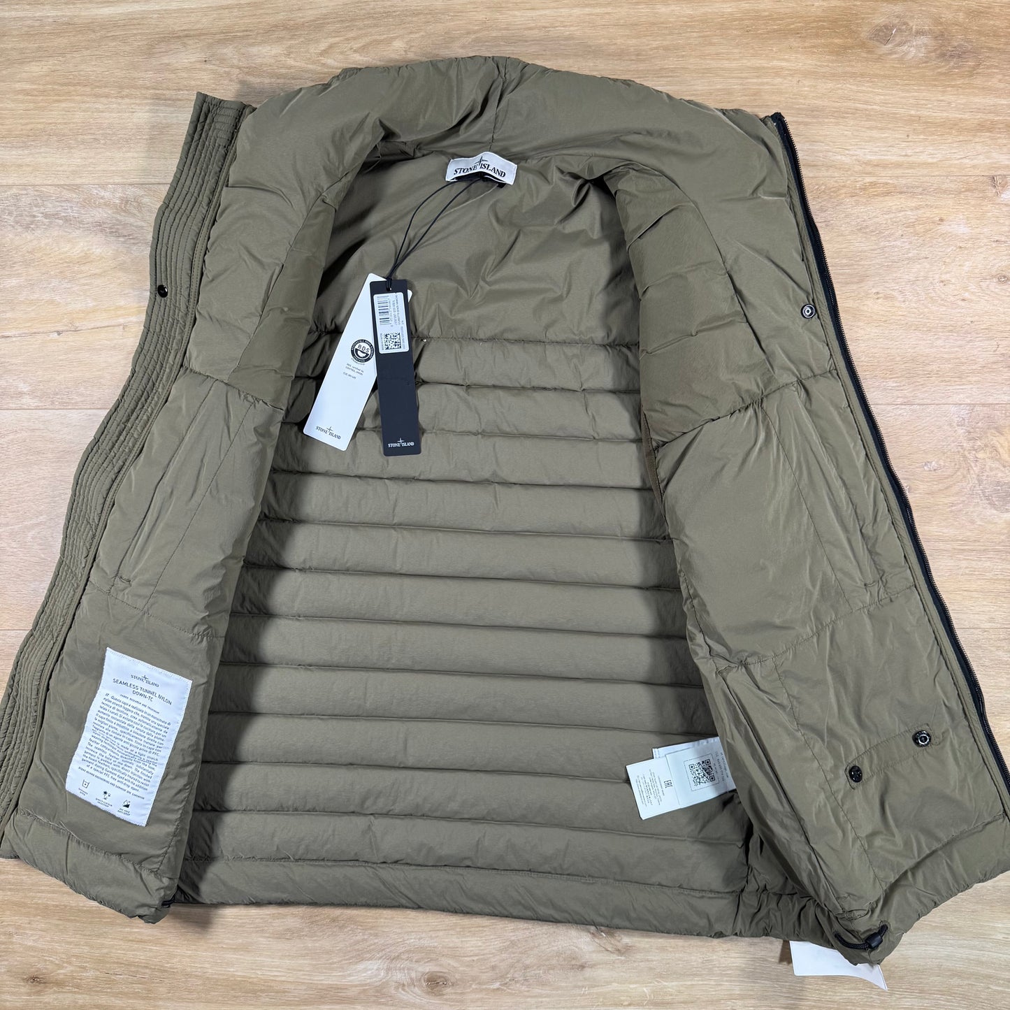 Stone Island Seamless Tunnel Nylon Down-TC Vest in Military Green