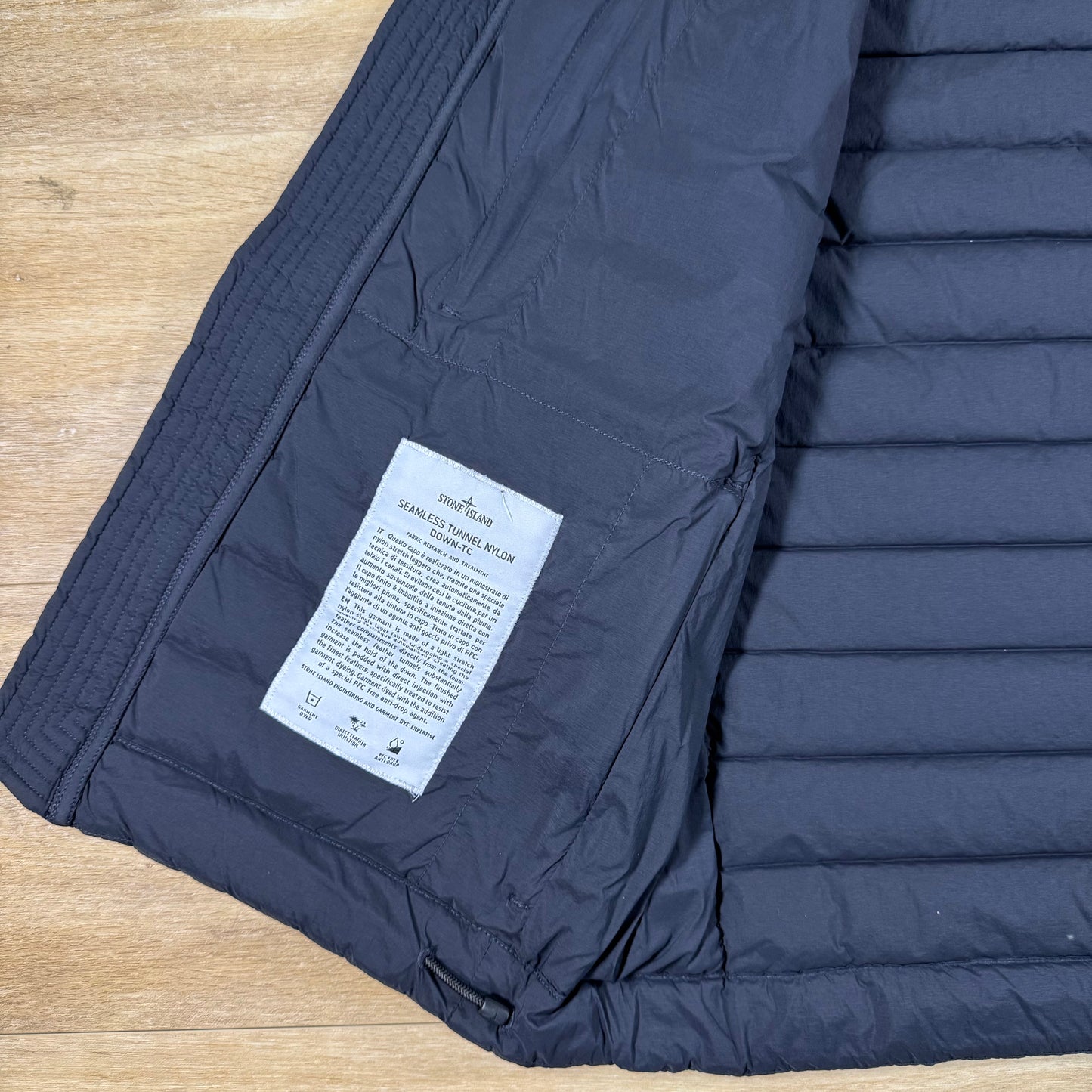 Stone Island Seamless Tunnel Nylon Down-TC Vest in Navy