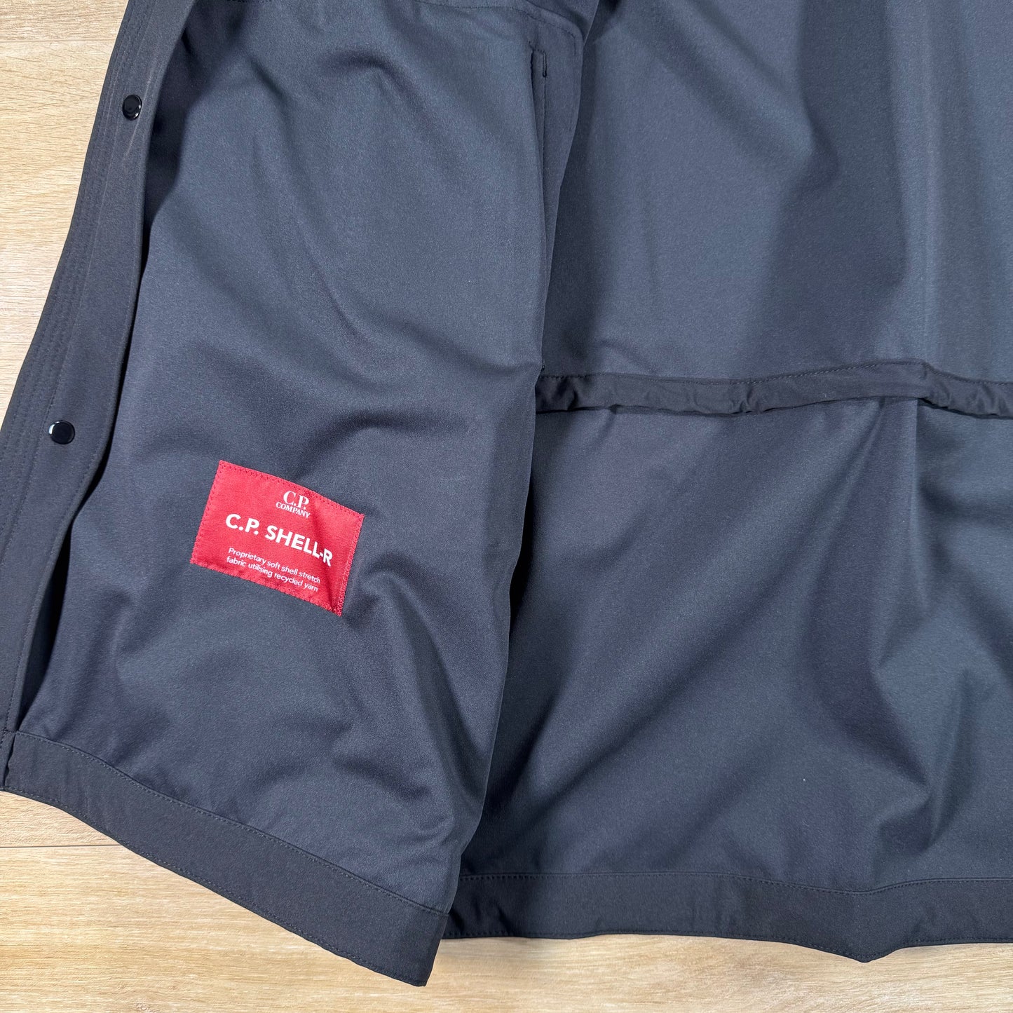 C.P. Company Shell-R Goggle Lens Jacket in Black