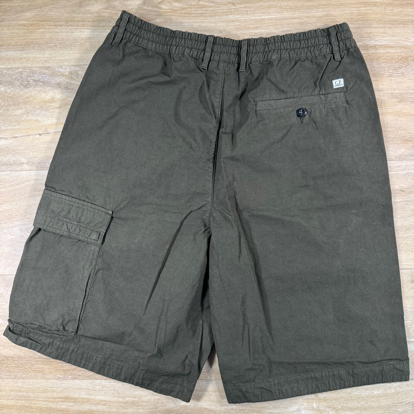 C.P. Company Micro-Reps Lens Boxy Shorts in Ivy Green