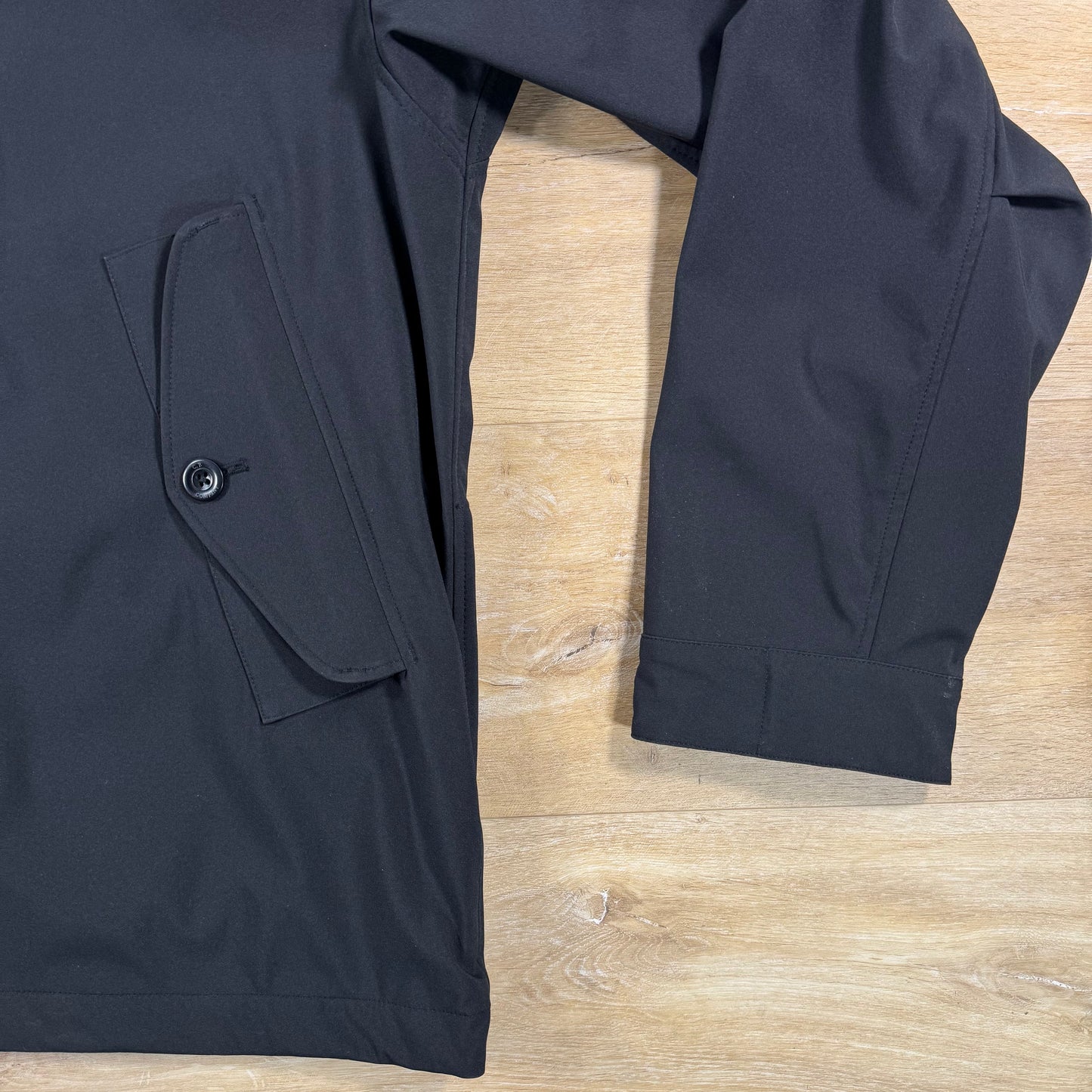 C.P. Company Shell-R Goggle Lens Jacket in Black